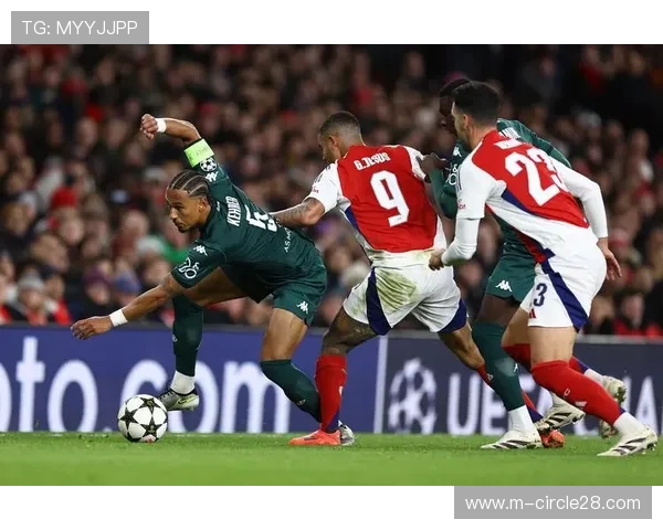 阿森纳热苏斯倒钩中柱，酋长球场惊呼连连