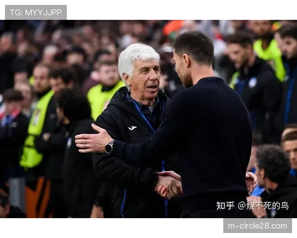 欧联杯现场：勒沃库森球迷远征伦敦，客场看台巨型TIFO致敬不败赛季